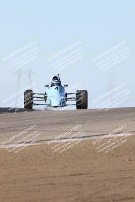 media/Oct-26-2025-CalClub SCCA (Sun) [[8ce1e69566]]/Group 6/Grapevine/